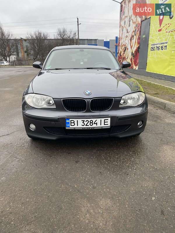 Хэтчбек BMW 1 Series 2005 в 