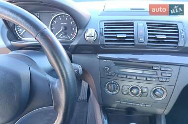 Хетчбек BMW 1 Series 2009 в 