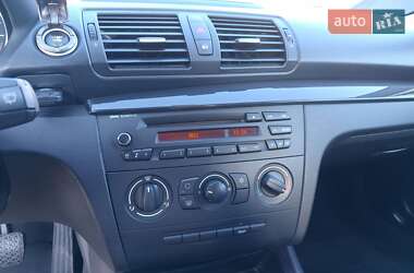 Хетчбек BMW 1 Series 2009 в 