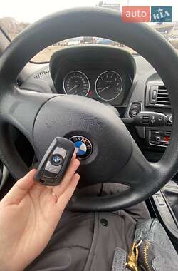 Хэтчбек BMW 1 Series 2012 в 