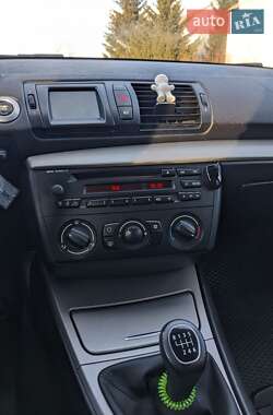 Хетчбек BMW 1 Series 2005 в 