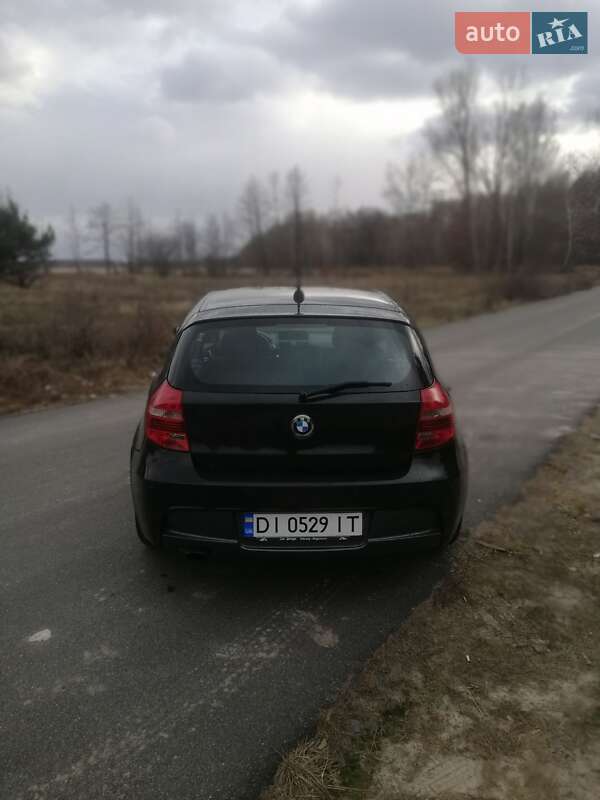 Хэтчбек BMW 1 Series 2009 в Буче