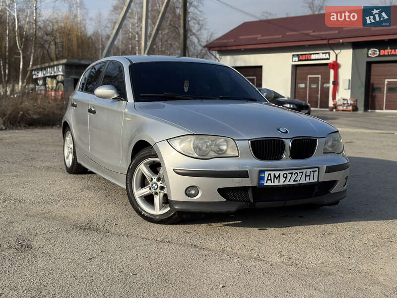 Хэтчбек BMW 1 Series 2004 в Звягеле