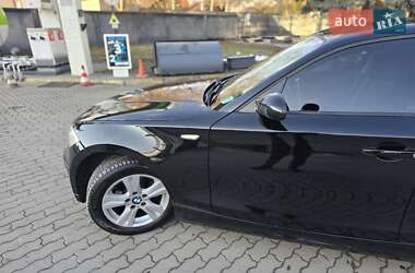 Хэтчбек BMW 1 Series 2009 в Львове