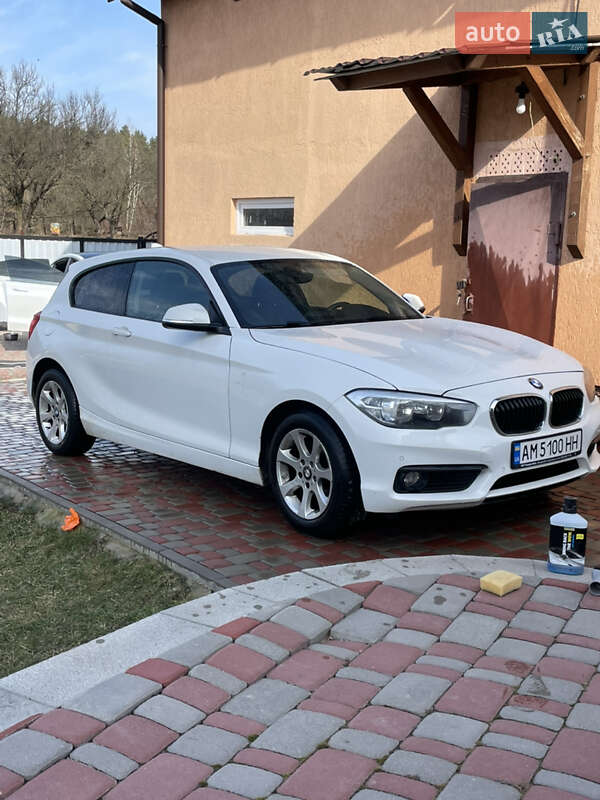 Хэтчбек BMW 1 Series 2015 в Житомире