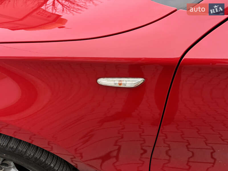 Хетчбек BMW 1 Series 2011 в Запоріжжі