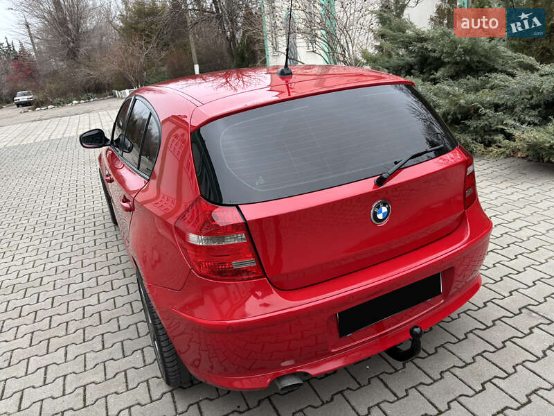 Хетчбек BMW 1 Series 2011 в Запоріжжі