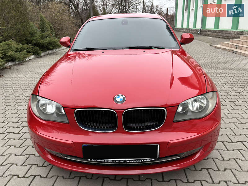 Хетчбек BMW 1 Series 2011 в Запоріжжі