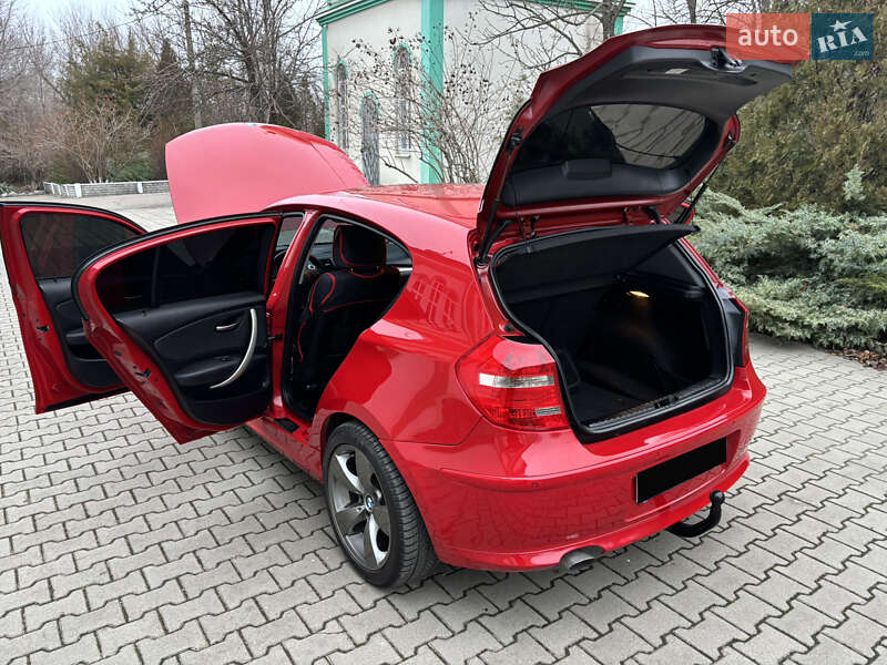 Хетчбек BMW 1 Series 2011 в Запоріжжі