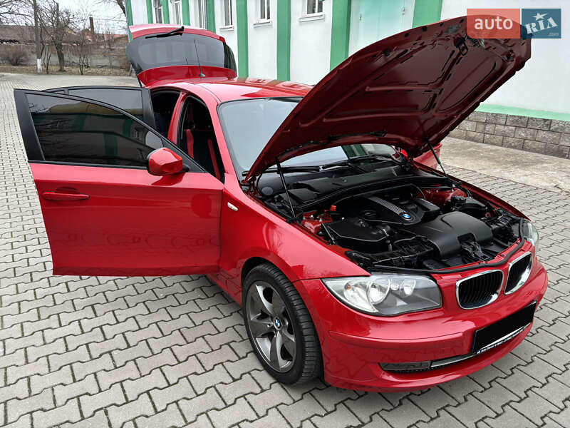 Хетчбек BMW 1 Series 2011 в Запоріжжі