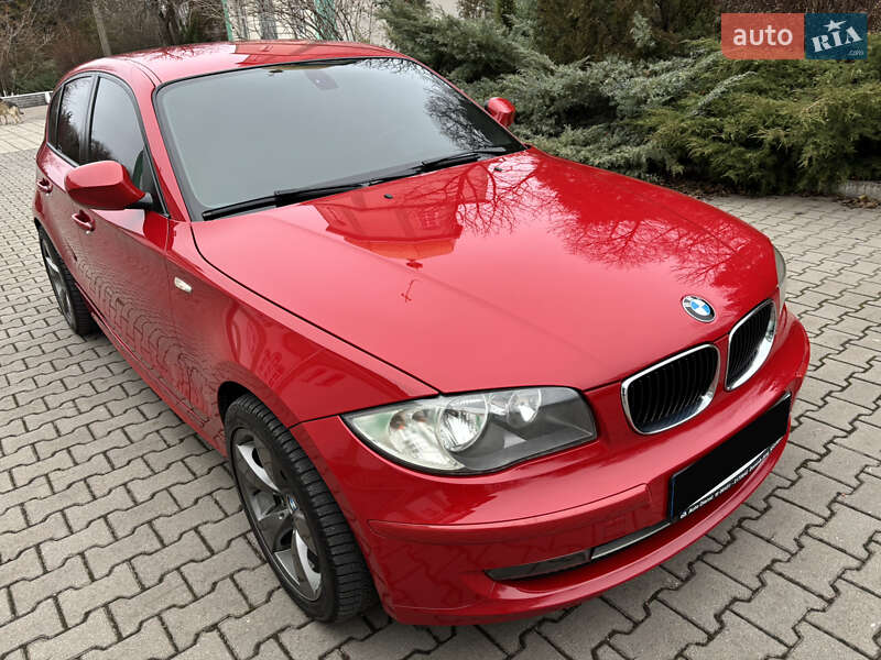 Хетчбек BMW 1 Series 2011 в Запоріжжі
