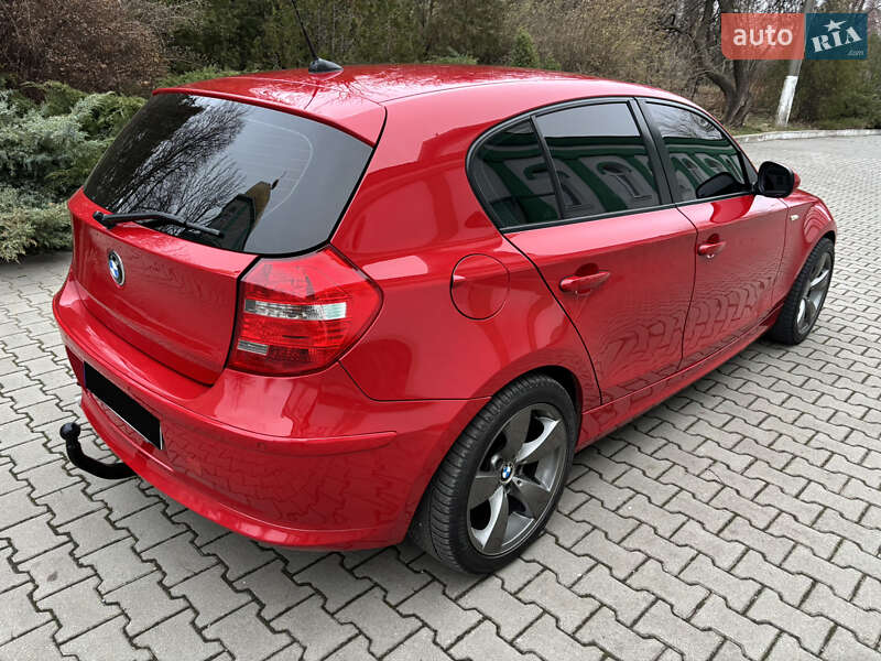 Хетчбек BMW 1 Series 2011 в Запоріжжі