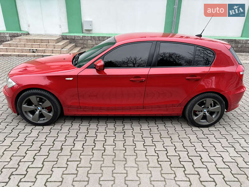 Хетчбек BMW 1 Series 2011 в Запоріжжі