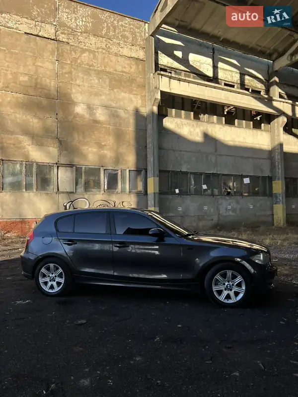 Хэтчбек BMW 1 Series 2007 в 