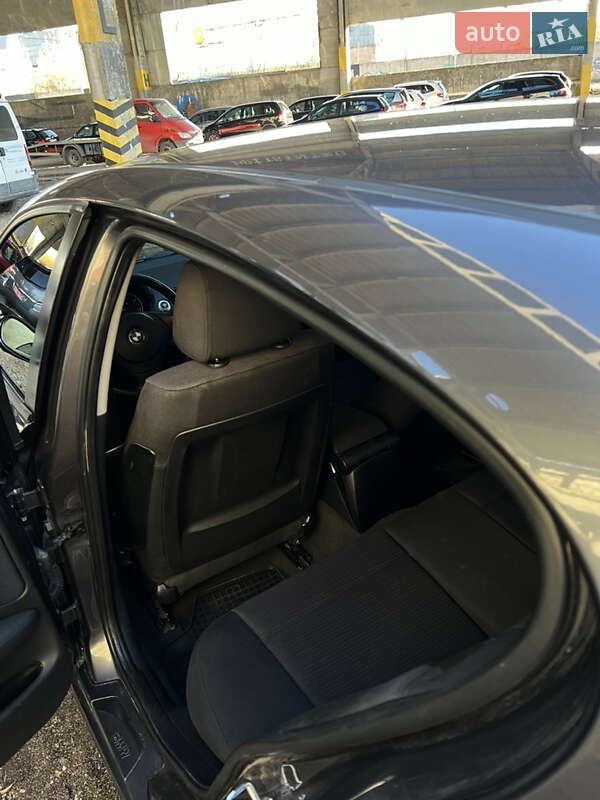 Хэтчбек BMW 1 Series 2007 в 