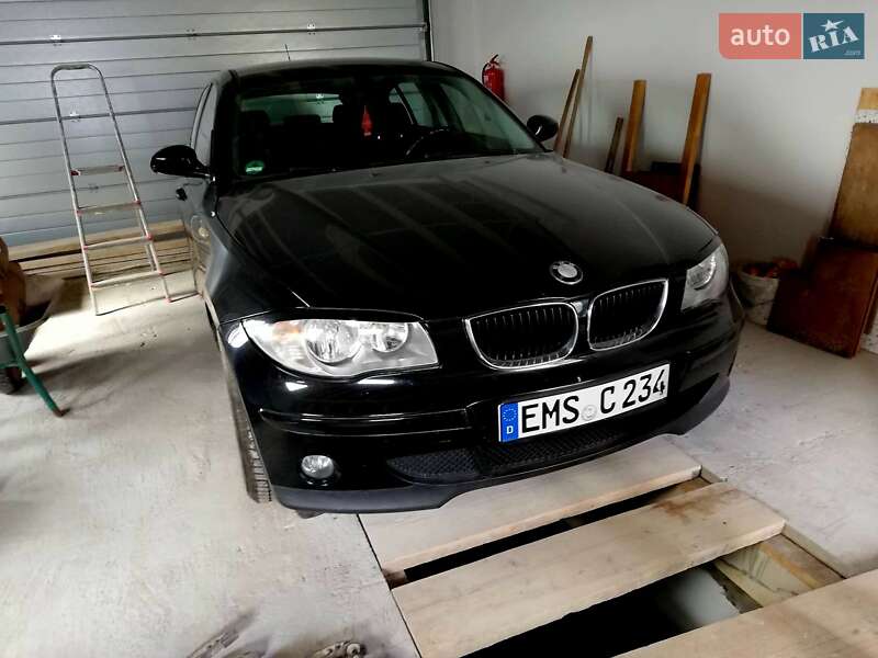 Хетчбек BMW 1 Series 2005 в Києві