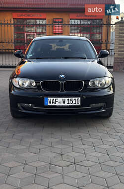 Хетчбек BMW 1 Series 2010 в 