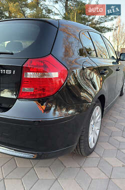 Хетчбек BMW 1 Series 2010 в 