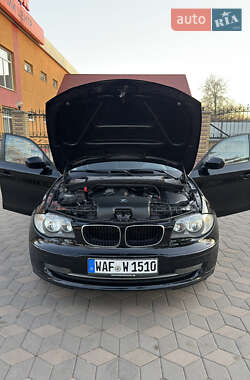 Хетчбек BMW 1 Series 2010 в 