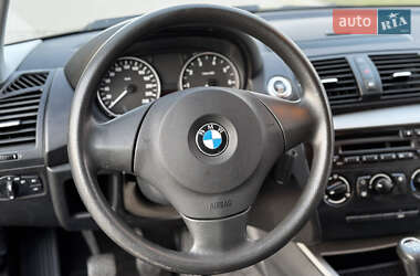 Хетчбек BMW 1 Series 2010 в 