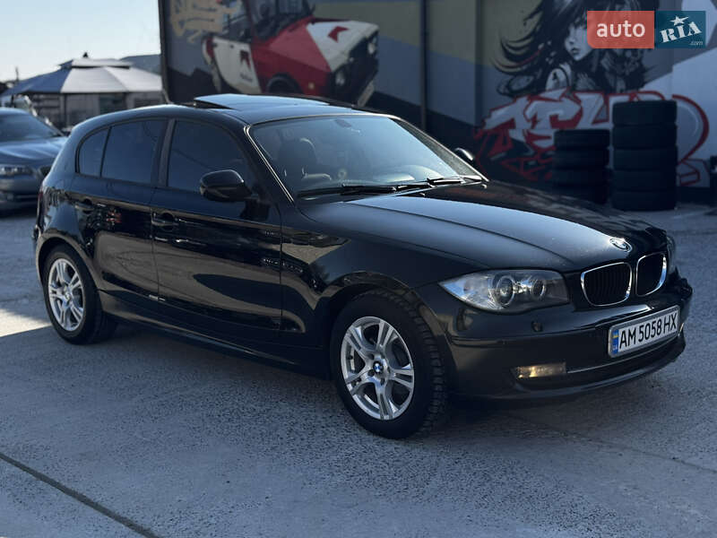 Хэтчбек BMW 1 Series 2011 в 
