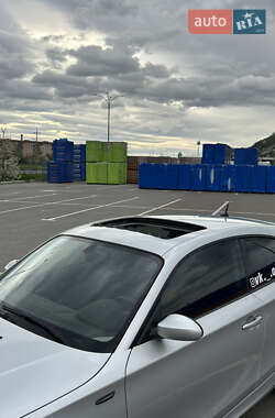Хетчбек BMW 1 Series 2008 в 