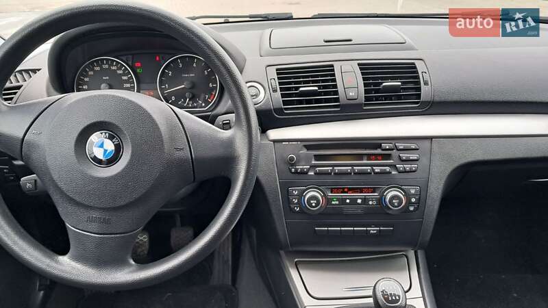 Хэтчбек BMW 1 Series 2009 в Мукачево