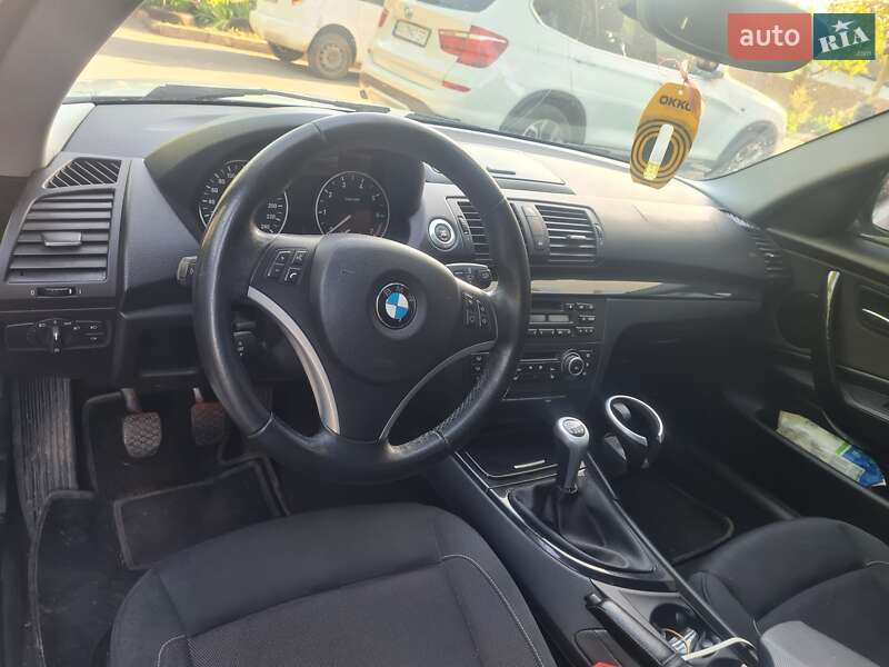Хетчбек BMW 1 Series 2010 в Чугуєві фото Хетчбек BMW 1 Series 2010 в Чугуєві