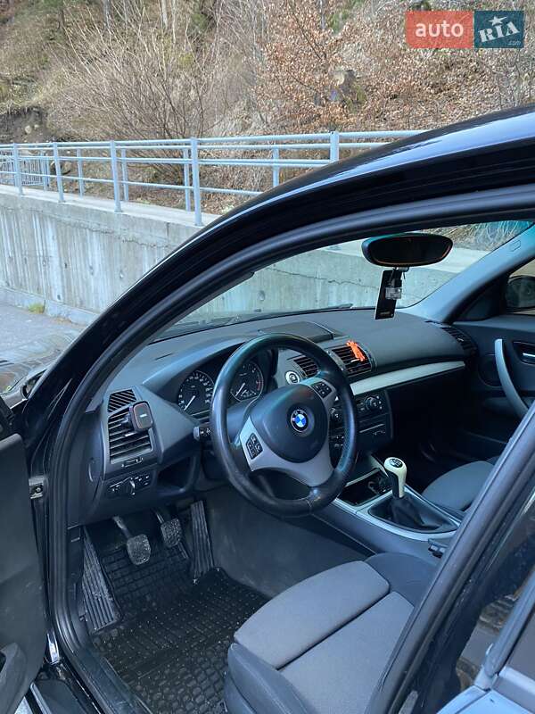 Хэтчбек BMW 1 Series 2005 в Ивано-Франковске фото 6 Хэтчбек BMW 1 Series 2005 в Ивано-Франковске