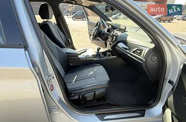 Хэтчбек BMW 1 Series 2012 в 