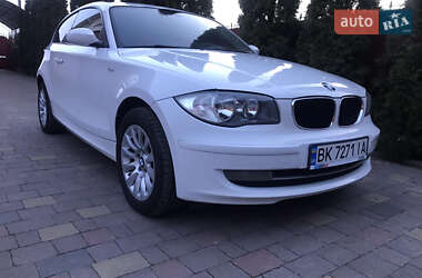 Хетчбек BMW 1 Series 2009 в 