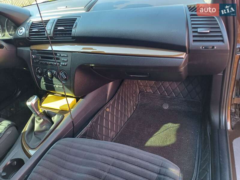 Хетчбек BMW 1 Series 2010 в Первомайську