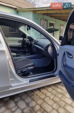 Хэтчбек BMW 1 Series 2006 в 