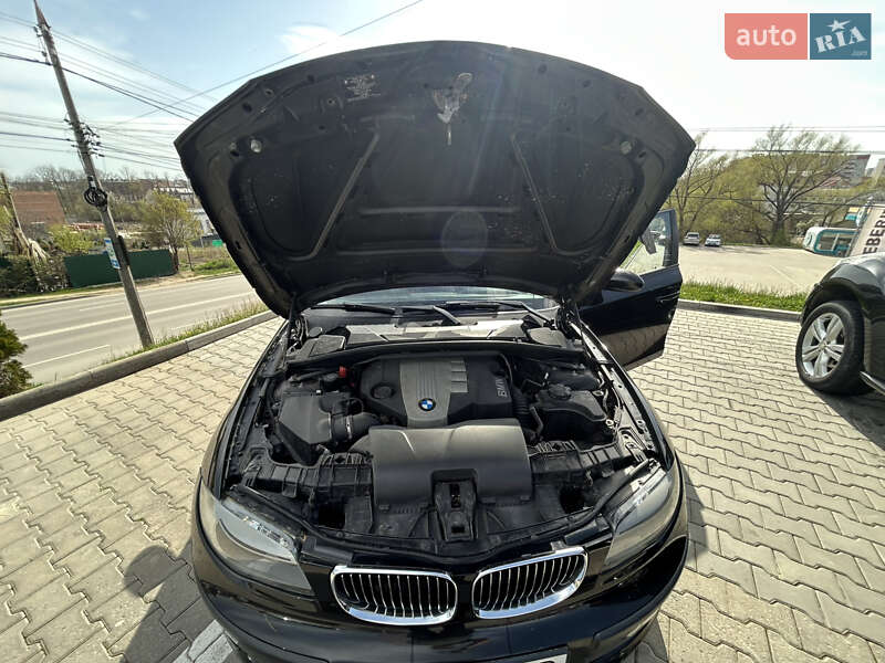 Хетчбек BMW 1 Series 2008 в Чернівцях