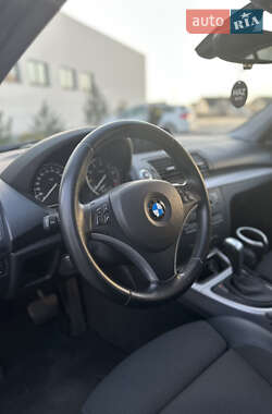 Хетчбек BMW 1 Series 2009 в 
