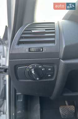 Хетчбек BMW 1 Series 2009 в 