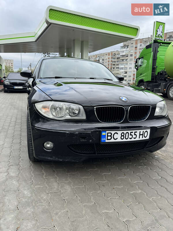 Хетчбек BMW 1 Series 2006 в 