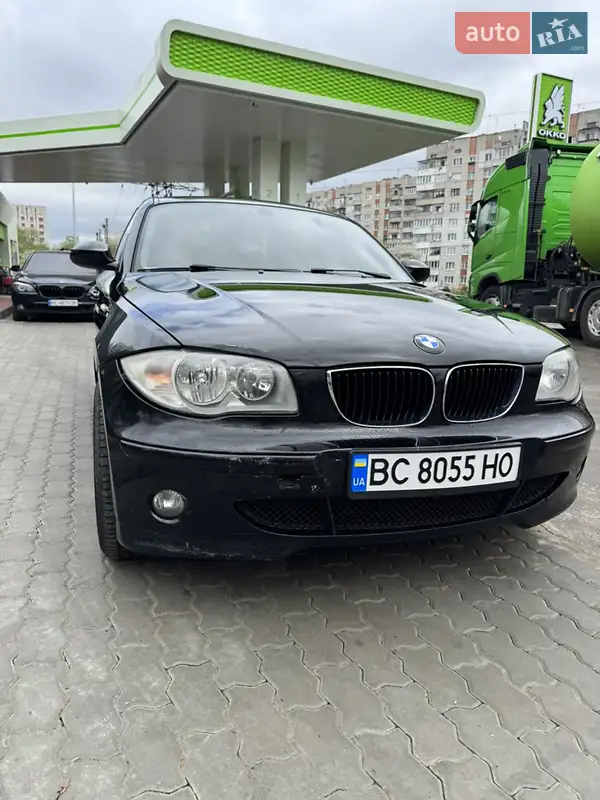 Хетчбек BMW 1 Series 2006 в 