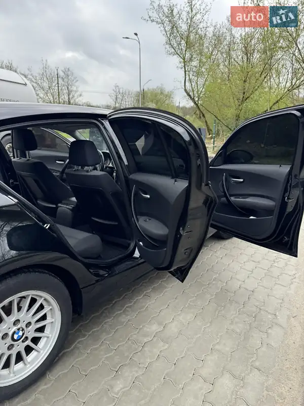 Хетчбек BMW 1 Series 2006 в 