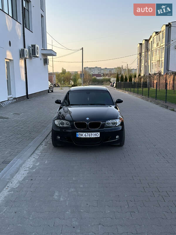 Хэтчбек BMW 1 Series 2008 в Ровно