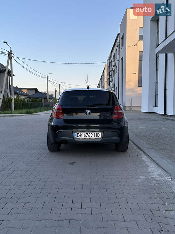 Хэтчбек BMW 1 Series 2008 в Ровно