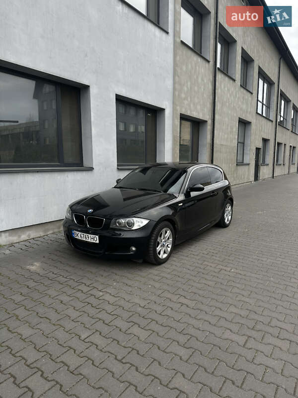 Хэтчбек BMW 1 Series 2008 в Ровно