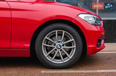 Хетчбек BMW 1 Series 2019 в 