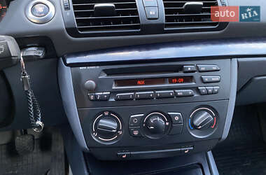 Хэтчбек BMW 1 Series 2006 в 