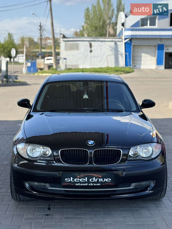 Хетчбек BMW 1 Series 2007 в 