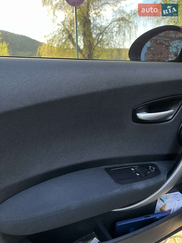 Хэтчбек BMW 1 Series 2005 в Ивано-Франковске