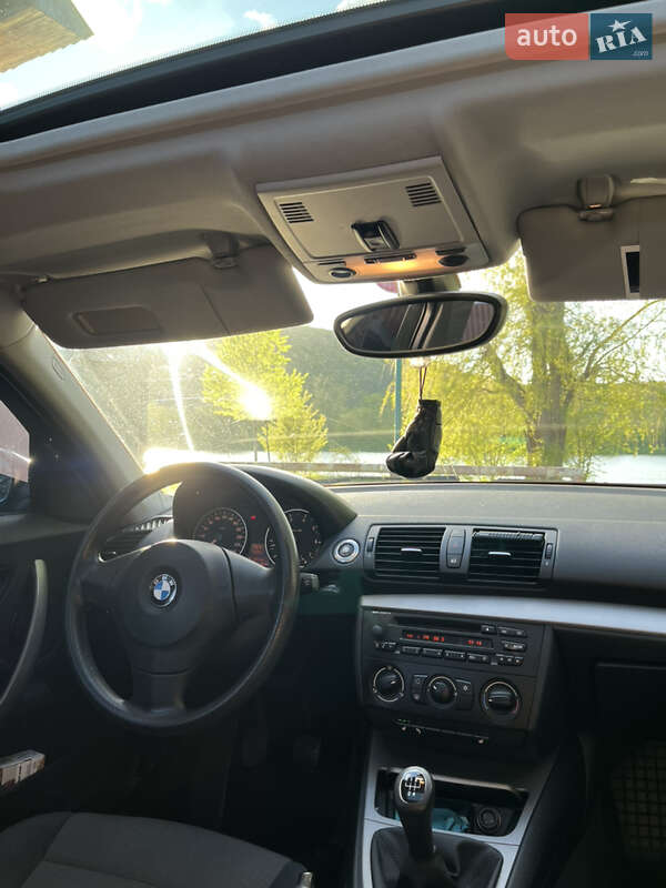 Хэтчбек BMW 1 Series 2005 в Ивано-Франковске