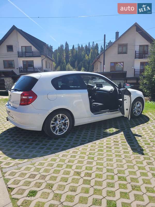 Хэтчбек BMW 1 Series 2008 в Киеве