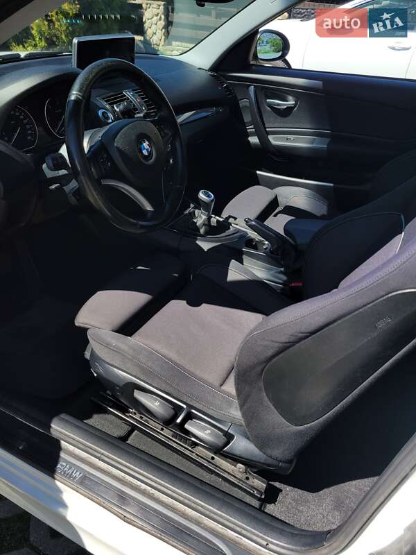 Хэтчбек BMW 1 Series 2008 в Киеве