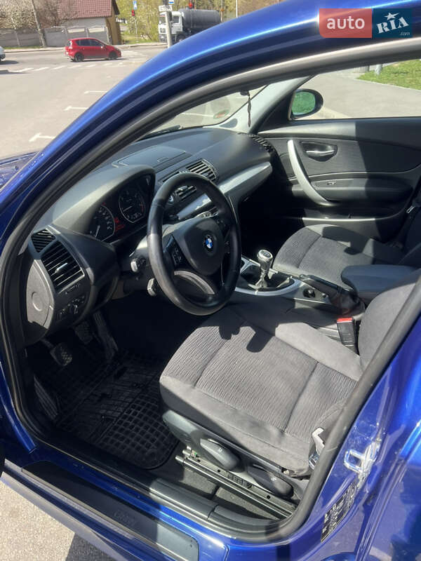 Хэтчбек BMW 1 Series 2007 в Виннице